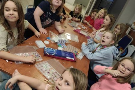 galeria.zdjec_.zimowiska.dla_.dzieci.nad_.jeziorem.2026.bialy_102