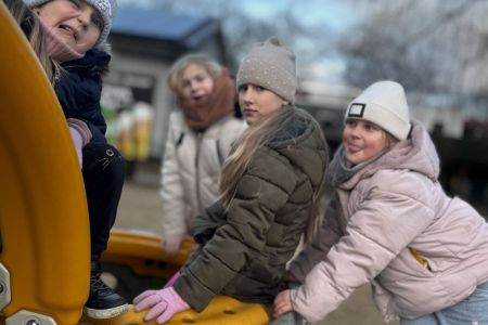 galeria.zdjec_.zimowiska.dla_.dzieci.nad_.jeziorem.2026.bialy_110