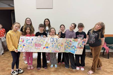 galeria.zdjec_.zimowiska.dla_.dzieci.nad_.jeziorem.2026.bialy_129