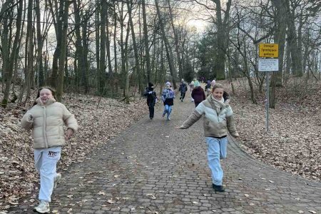 galeria.zdjec_.zimowiska.dla_.dzieci.nad_.jeziorem.2026.bialy_142