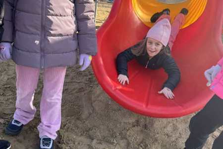 galeria.zdjec_.zimowiska.dla_.dzieci.nad_.jeziorem.2026.bialy_182