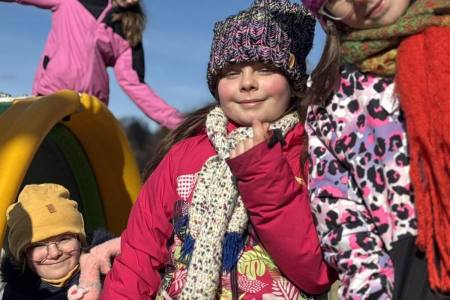 galeria.zdjec_.zimowiska.dla_.dzieci.nad_.jeziorem.2026.bialy_200