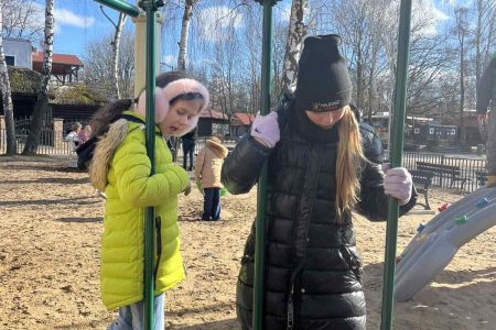 galeria.zdjec_.zimowiska.dla_.dzieci.nad_.jeziorem.2026.bialy_220