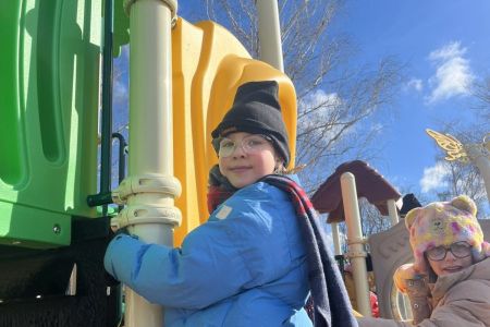 galeria.zdjec_.zimowiska.dla_.dzieci.nad_.jeziorem.2026.bialy_222