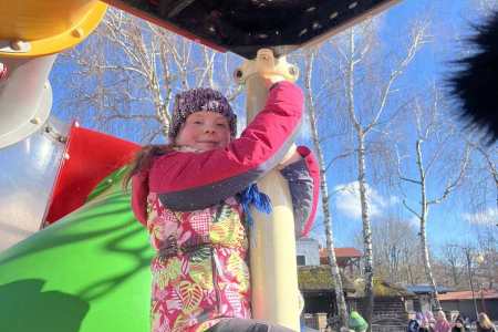 galeria.zdjec_.zimowiska.dla_.dzieci.nad_.jeziorem.2026.bialy_223