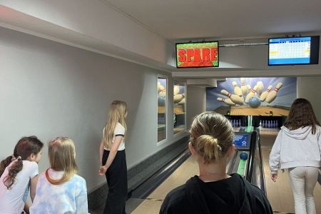 galeria.zdjec_.zimowiska.dla_.dzieci.nad_.jeziorem.2026.bialy_224