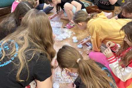 galeria.zdjec_.zimowiska.dla_.dzieci.nad_.jeziorem.2026.bialy_53