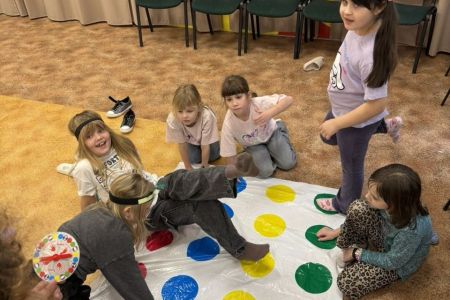 galeria.zdjec_.zimowiska.dla_.dzieci.nad_.jeziorem.2026.bialy_62