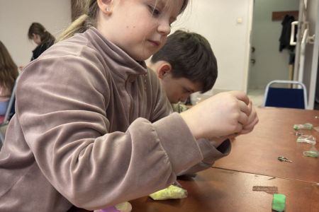 galeria.zimowiska.dla_.dzieci.nad_.jeziorem.2026.bialy_14