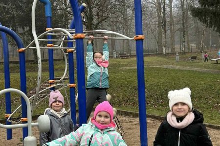 zimowiska-dla-dzieci-galeria-topaz-gory-zimowiska2026_30