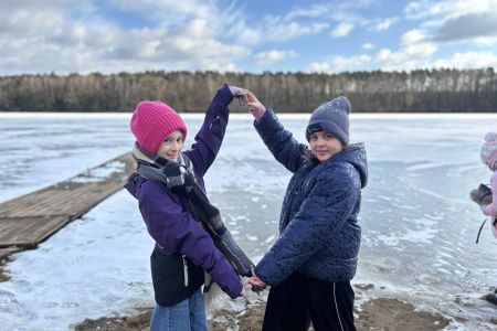 galeria.zdjec_.zimowiska.dla_.dzieci.nad_.jeziorem.2026_148