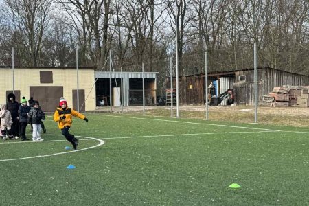 galeria.zdjec_.zimowiska.dla_.dzieci.nad_.jeziorem.2026_9