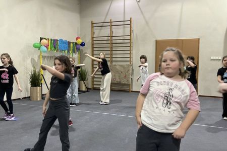 galeria.zdjec_.zimowiska.dla_.dzieci.w.gorach.2026.lezeczki.jezioro_201