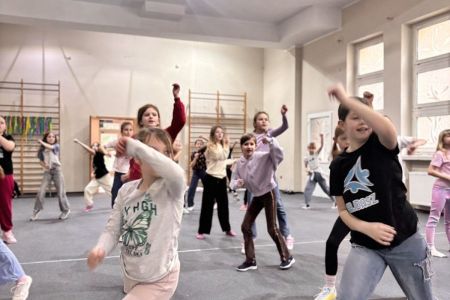 galeria.zdjec_.zimowiska.dla_.dzieci.w.gorach.2026.lezeczki.jezioro_29