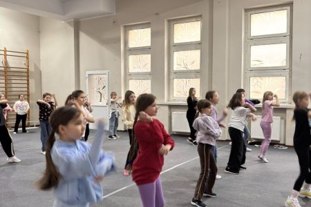 galeria.zdjec_.zimowiska.dla_.dzieci.w.gorach.2026.lezeczki.jezioro_40