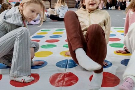 galeria.zdjec_.zimowiska.dla_.dzieci.w.gorach.2026.lezeczki.jezioro_50